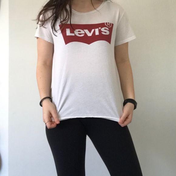 Levi’s Graphic Classic Tee - Picture 2 of 3